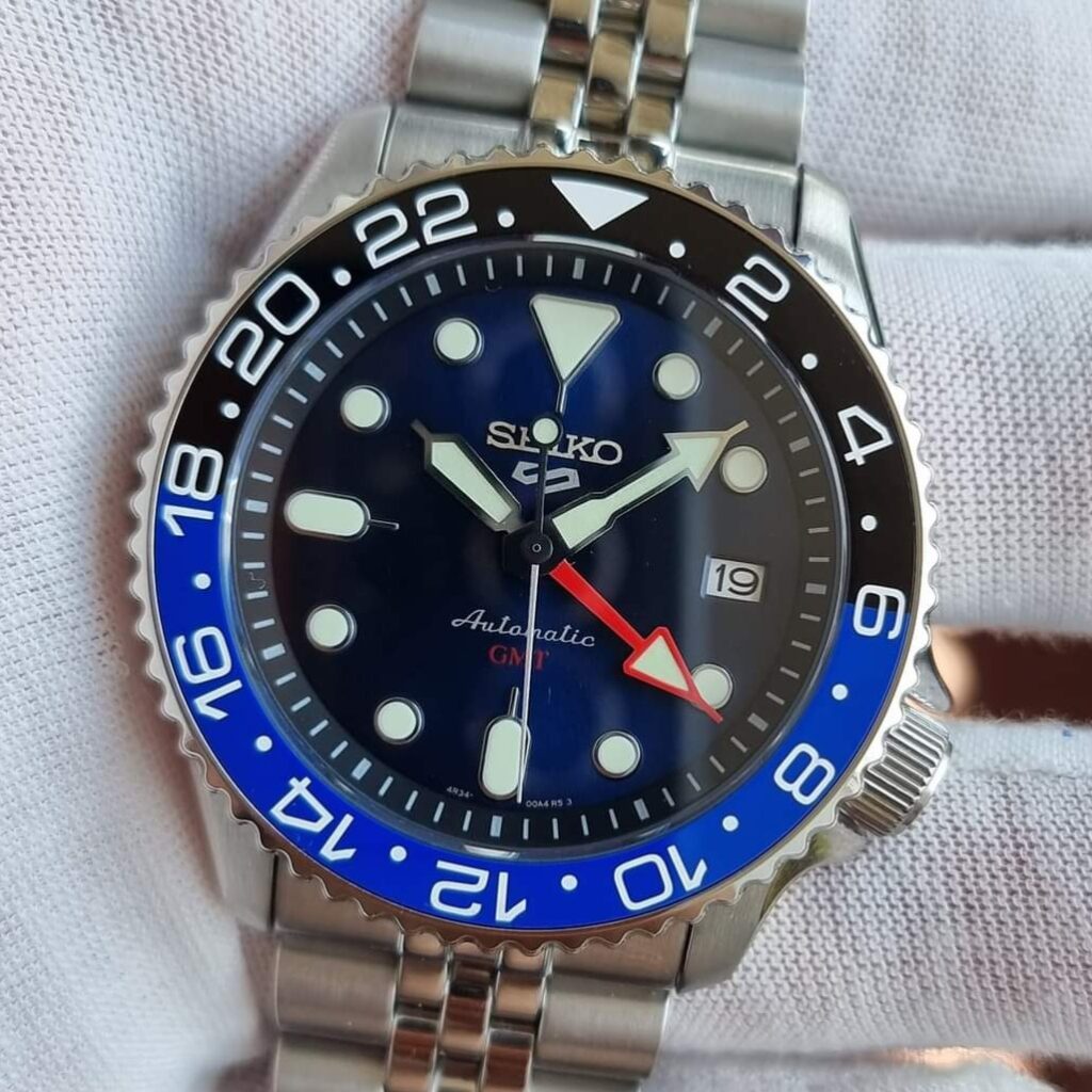 Dive Watch Features